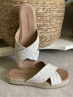 💗 LUCKY BRAND Gayte espadrille sandals Sz 8 EUC neutral print